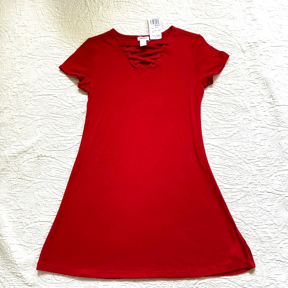 NWT Girl’s Forever 21 red dress - perfect for CHRISTMAS! Size 13/14